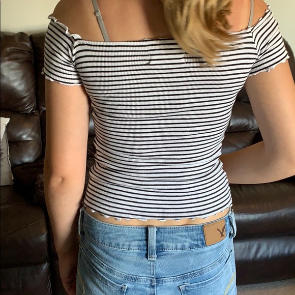 Off the shoulder striped shirt - Picture 2 of 2